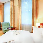 Heine Wellness & 4*