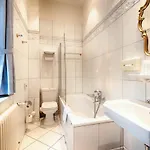 Heine Wellness & 4* הלברשטאדט