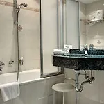 מלון Heine Wellness &