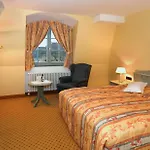 מלון Heine Wellness & 4*