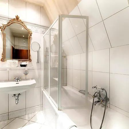 Heine Wellness & 4* هالبيرشتادت
