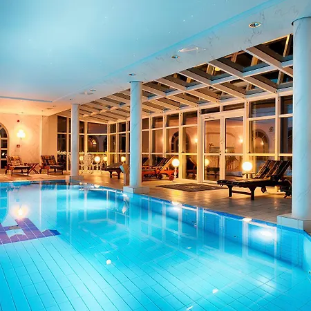 מלון Heine Wellness & 4*