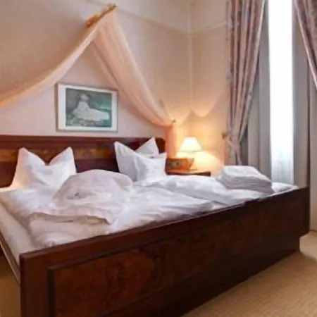فندق Heine Wellness & 4*