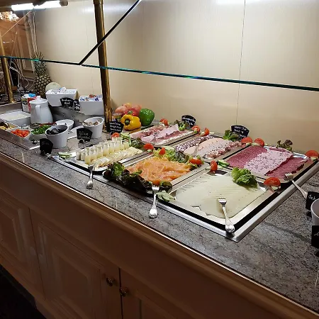Heine Wellness & ホテル 4*