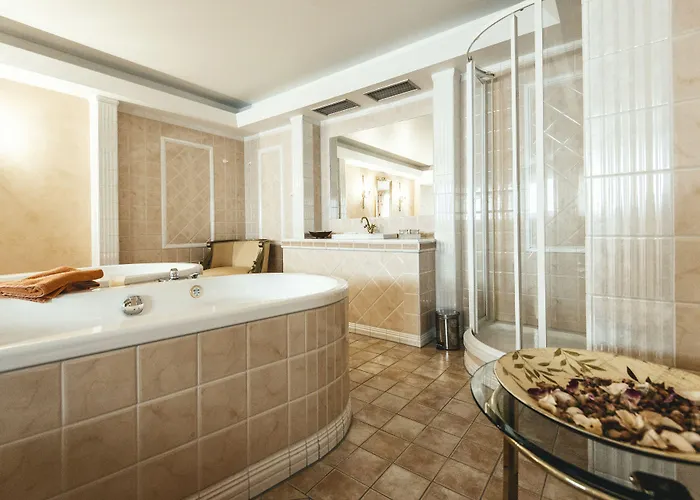 Hotel Heine Wellness & 4*